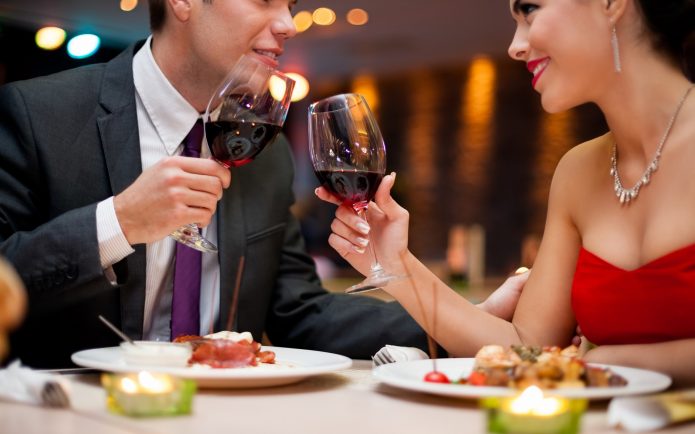 Романтическая встреча в ресторане