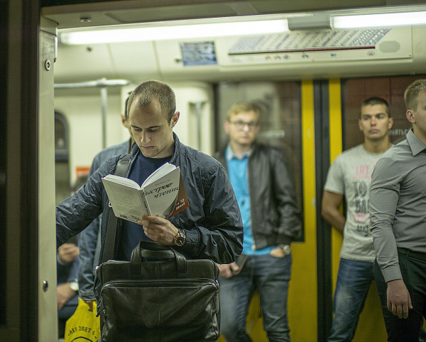 Вспомните, есть ли в течение дня моменты, когда вы могли бы подумать о своих планах, записать важные мысли или почитать полезную литературу (пока едете на работу, во время обеденного перерыва и так далее)?