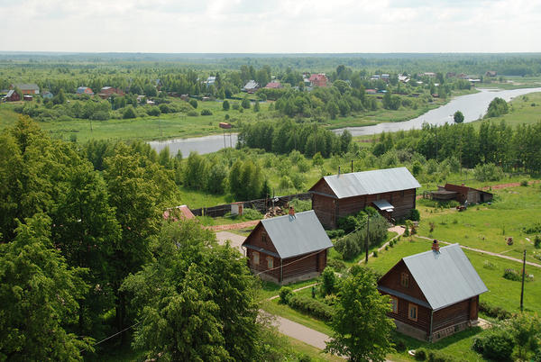 Загородная жизнь привлекает многих, но переезд - дело серьезное