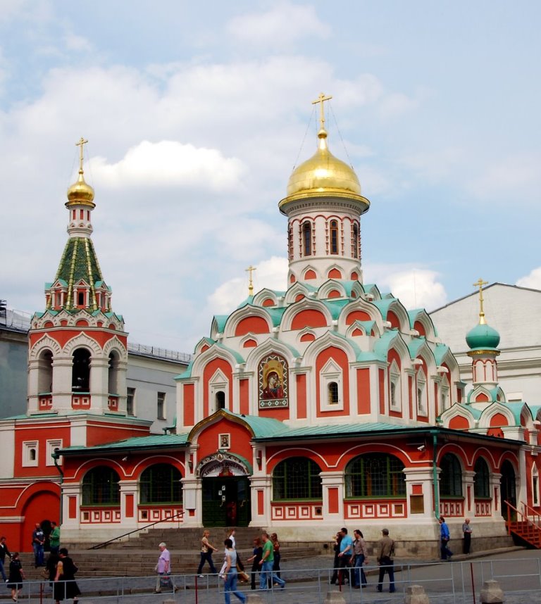 Казанский собор на Красной площади. Построен в 1990-х. Современный вид