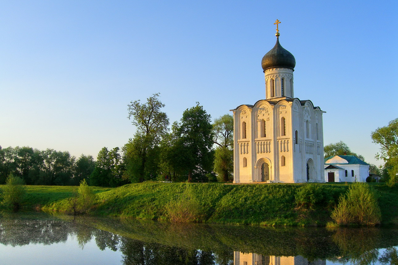 Pokrov-Presvyatoj-Bogoroditsy-tserkov-Pokrova-na-Nerli