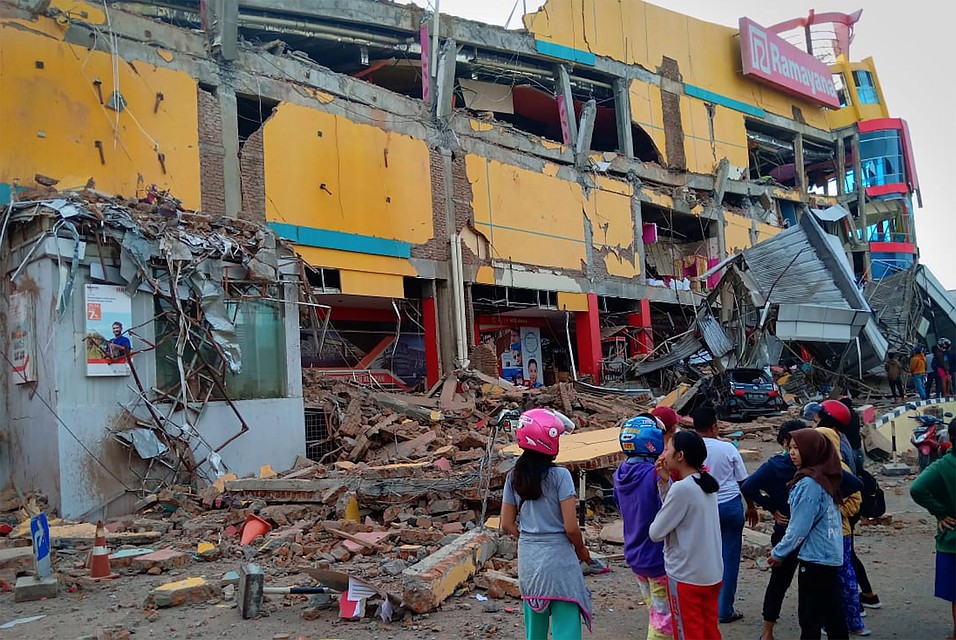 Погибло 384 человека, разрушена значительная часть инфраструктуры Фото: REUTERS