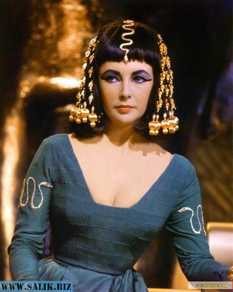 Элизабет Тейлор в фильме «Клеопатра», 1963 г. Кадр из фильма «Клеопатра», 1963 г.