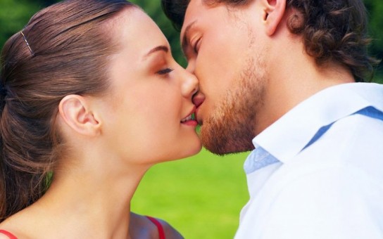 10 признаков, что девушка не хочет поцелуя