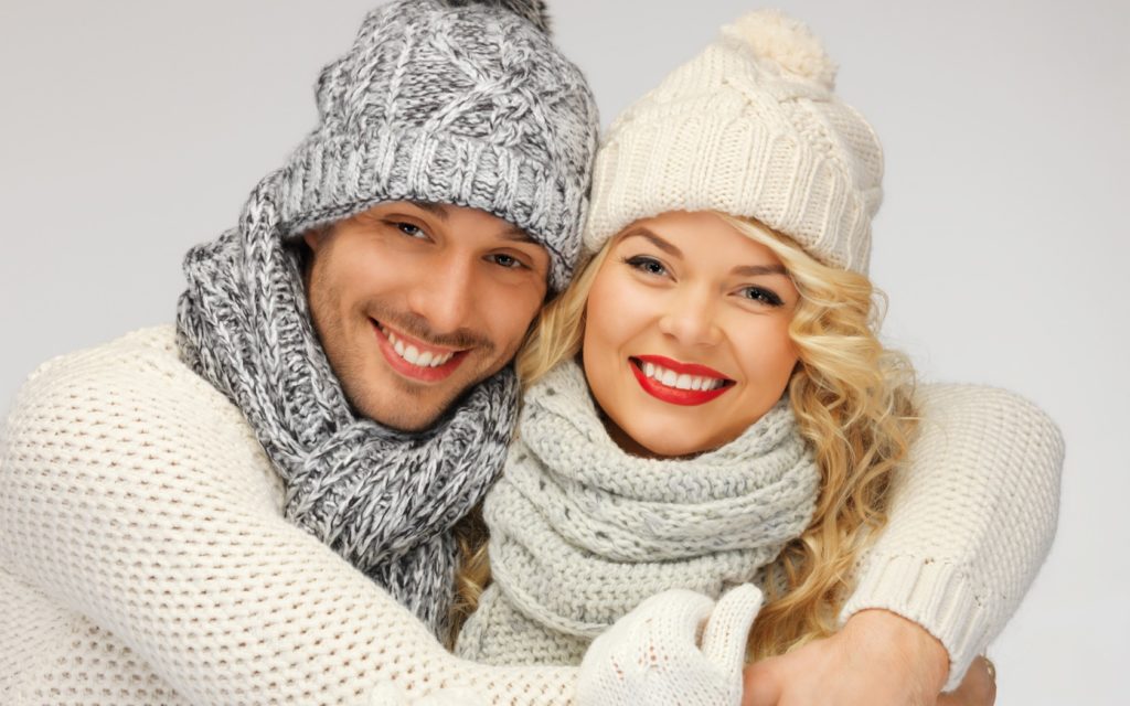 Что подарить парню на полгода отношений: теплый шарф