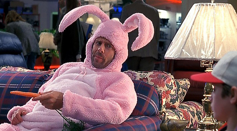Кадр из фильма «Норт». Брюс Уиллис в костюме розового зайца