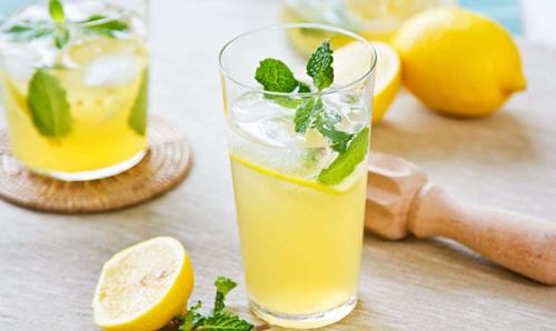 Вода с лимоном по утрам для похудения. Польза воды с лимоном для похудения